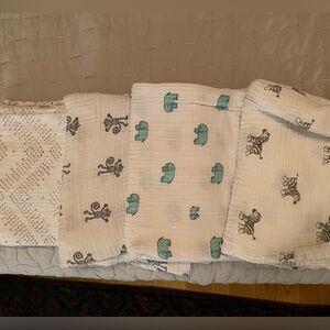 Set of 4 Muslin Swaddle Blankets